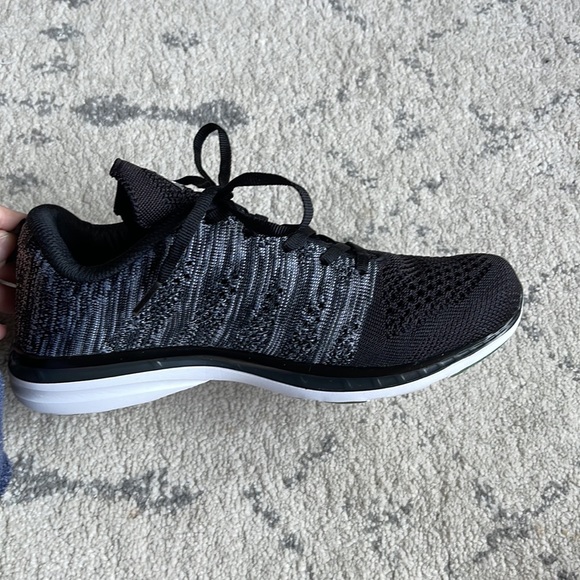 Women’s APL “techloom” sneaker - Picture 5 of 9